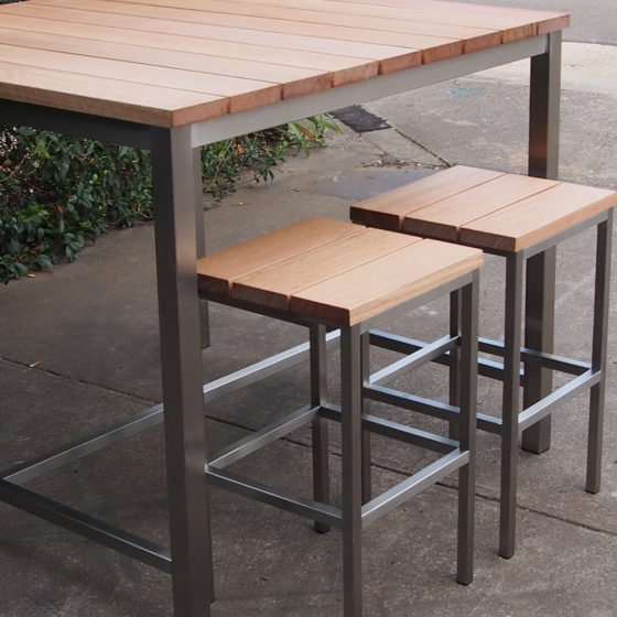 Berry outdoor hospitality furniture table and stools